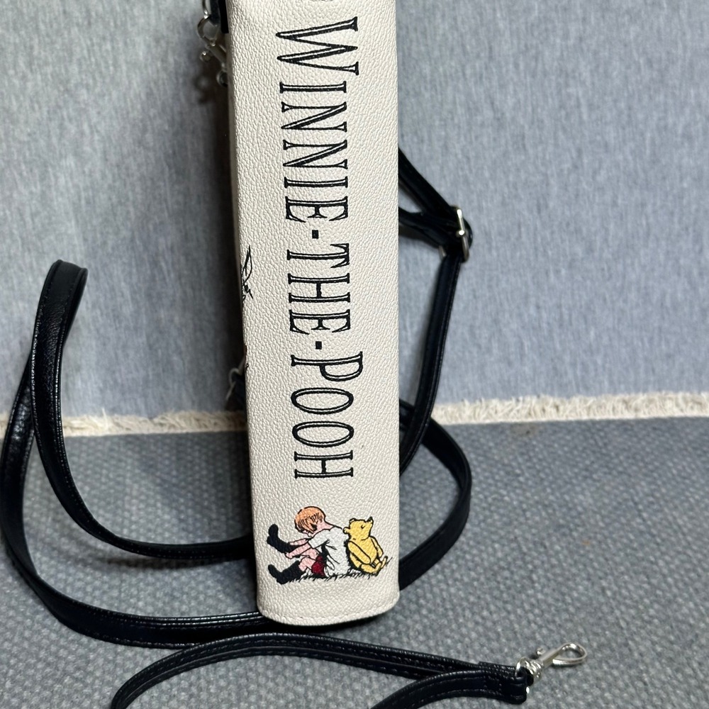 Winnie the Pooh Book Clutch Crossbody Bag Classic A.A. Milne w/wristlet Disney - Picture 7 of 9